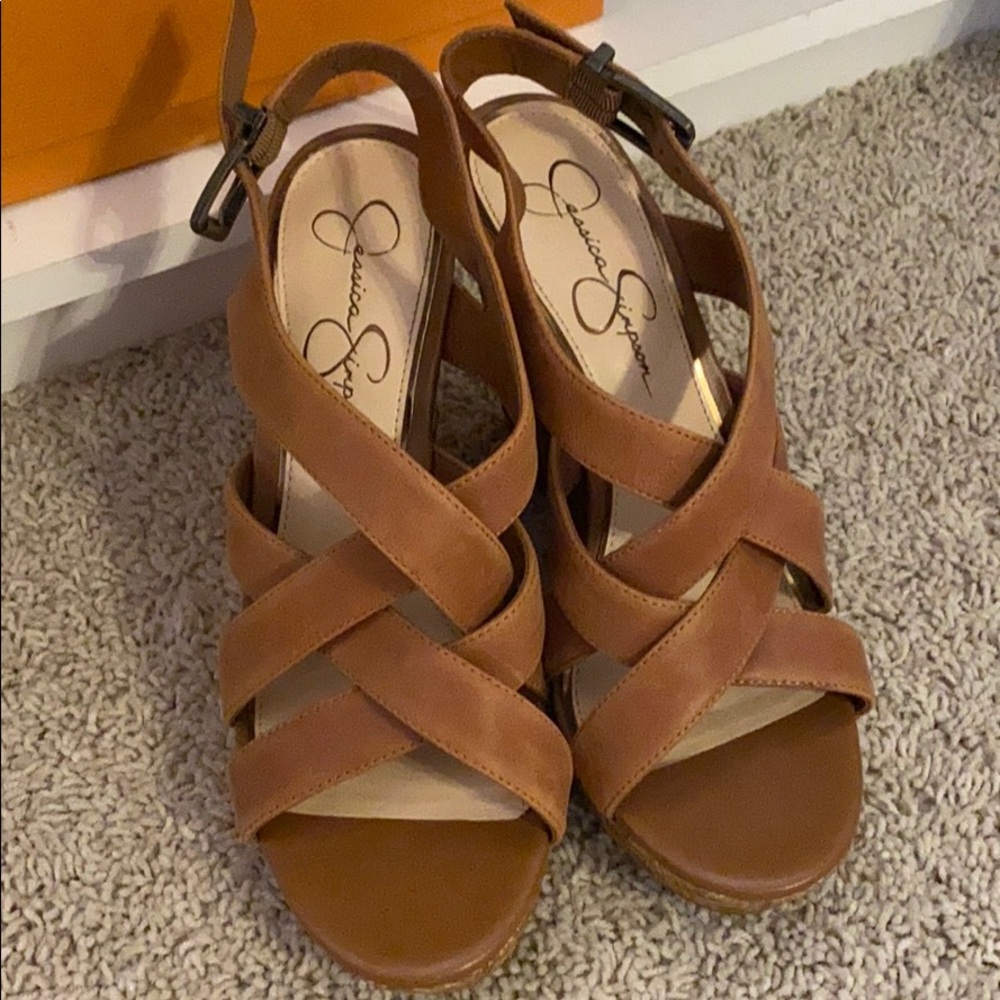 Only worn once for an inside event!
